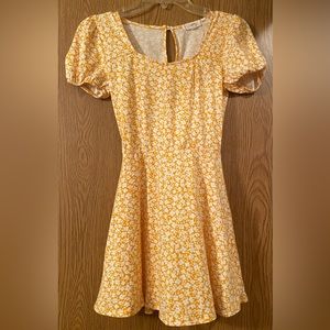 Walking on Sunshine Zoe Sweetheart Neck Dress. Size Medium